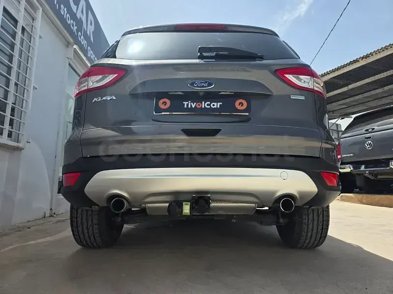 Usado Ford Kuga Titanium 150 CV (110 kW) 2015 Gris / plata SUV