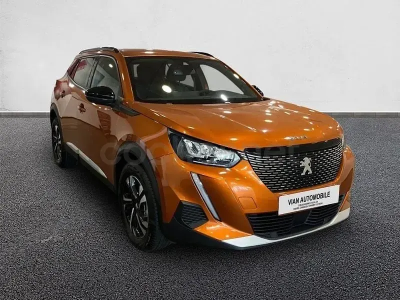 Usado Peugeot 2008 Allure 100 CV (73 kW) 2023 Naranja SUV