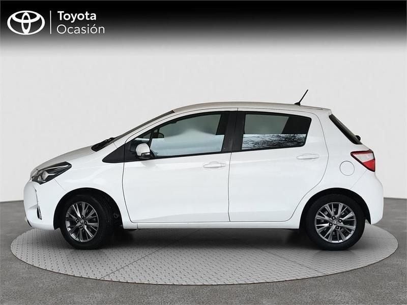 Usado Toyota Yaris Active 69 CV (50 kW) 2019 Blanco Monovolumen