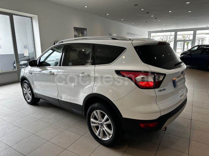Usado Ford Kuga Trend 120 CV (88 kW) 2018 Blanco SUV