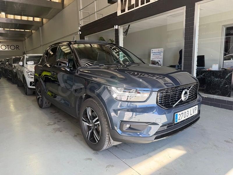Usado Volvo XC40 R-Design 197 CV (144 kW) 2021 Azul SUV