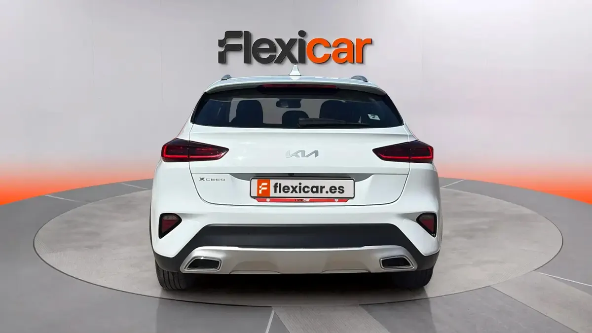 Usado Kia XCeed 120 CV (88 kW) 2022 Blanco SUV