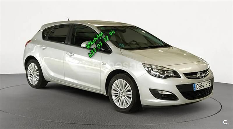 Gris / plata Usado 2014 Opel Astra Selective Berlina | 6000 € (Super precio) - Imagen 1/1