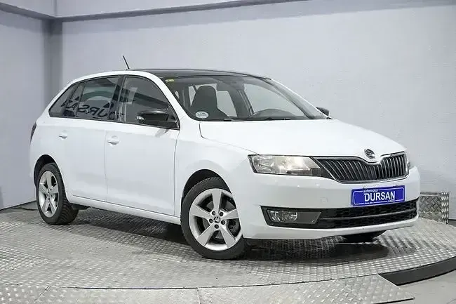 Usado Skoda Rapid Style 125 CV (91 kW) 2016 Blanco Utilitario