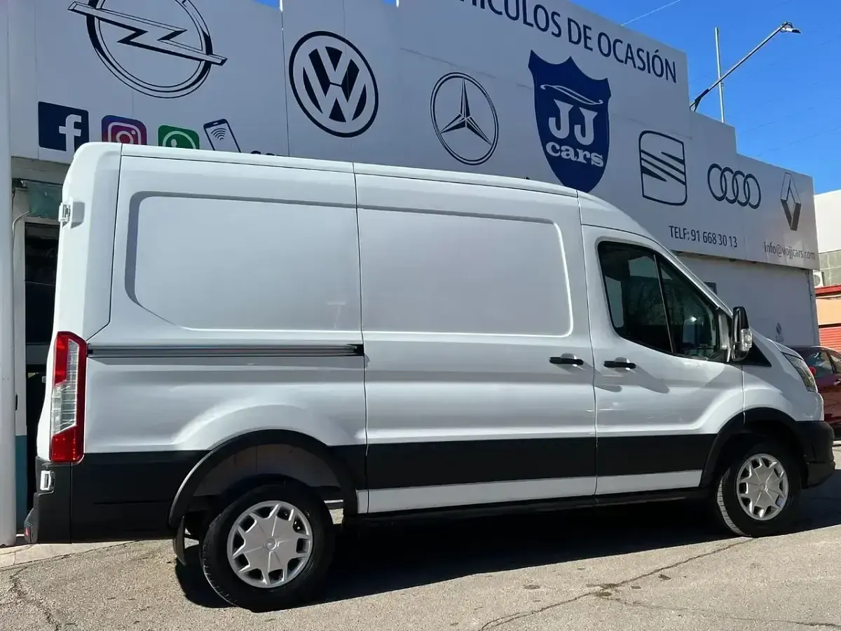 Usado Ford Transit Trend 130 CV (95 kW) 2021 Blanco Van