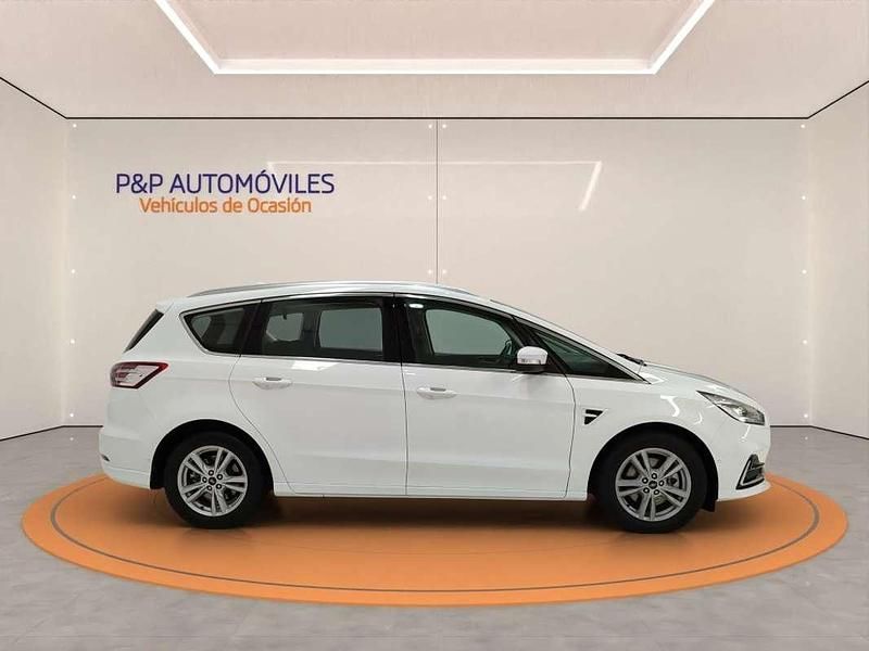 Usado Ford S-MAX Titanium 150 CV (110 kW) 2022 Blanco Monovolumen