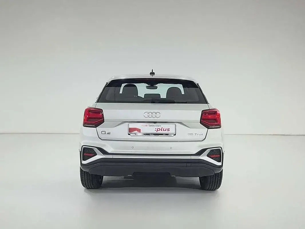 Usado Audi Q2 Black Edition 150 CV (110 kW) 2025 Gris SUV