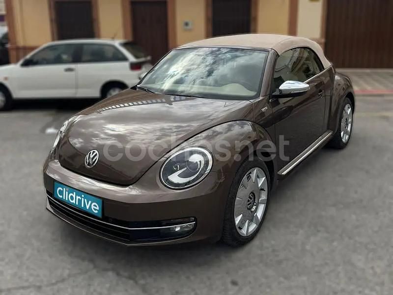 Usado VW Beetle Design 140 CV (102 kW) 2013 Marrón Utilitario