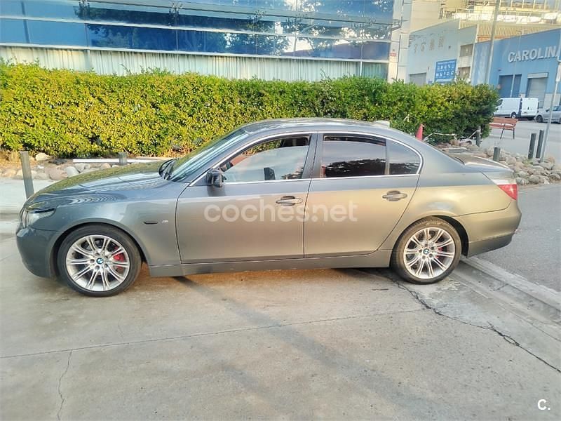 Gris / plata Usado 2005 BMW 523 Berlina | 9000 € - Imagen 1/4