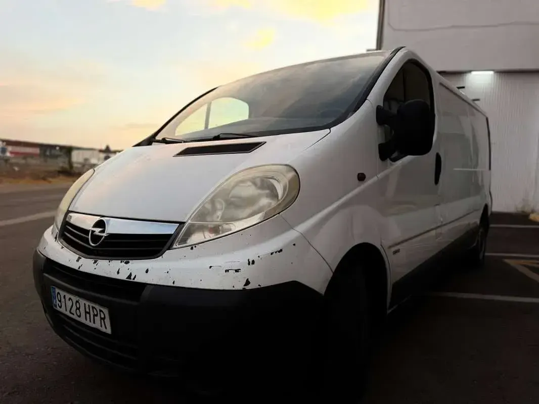 Usado Opel Vivaro 114 CV (83 kW) 2013 Blanco Monovolumen