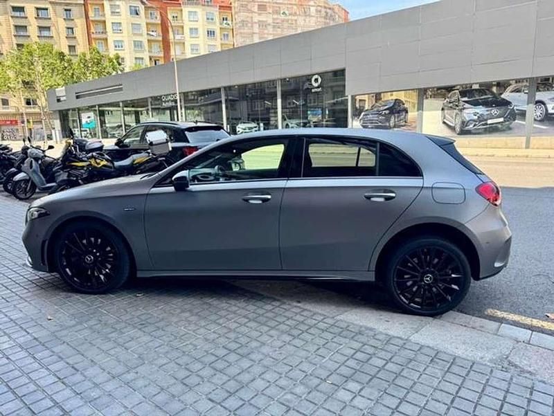 Usado Mercedes A250 AMG 227 CV (166 kW) 2022 Varios colores Utilitario