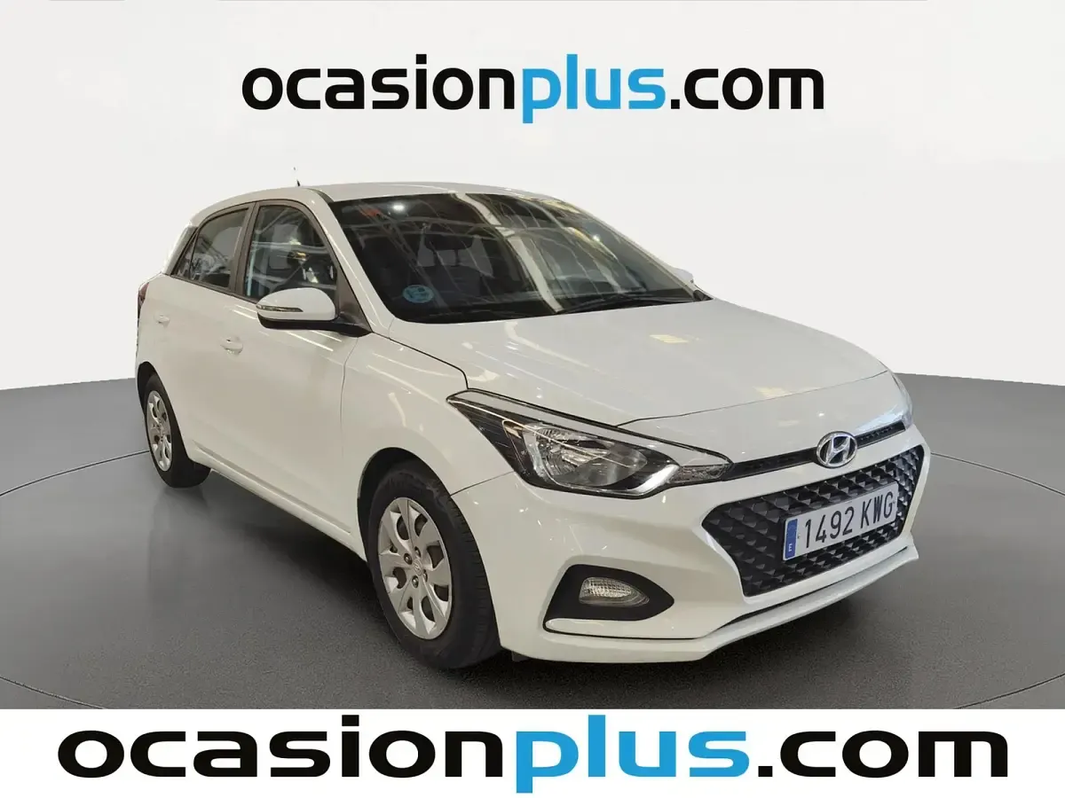 Usado Hyundai i20 75 CV (55 kW) 2019 Blanco Utilitario