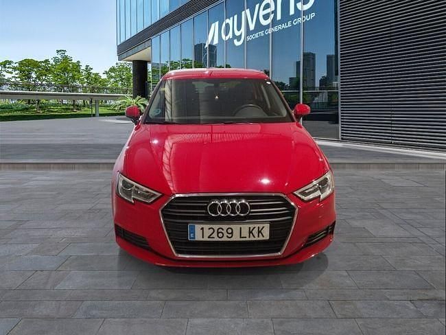 Käytetty Audi A3 Basis 116 HP (85 kW) 2020 Punainen Sedan