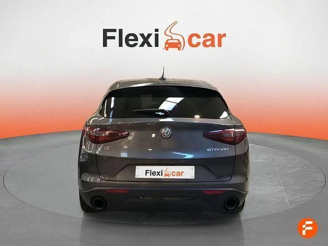 Usado Alfa Romeo Stelvio Sprint 190 CV (139 kW) 2022 Gris SUV