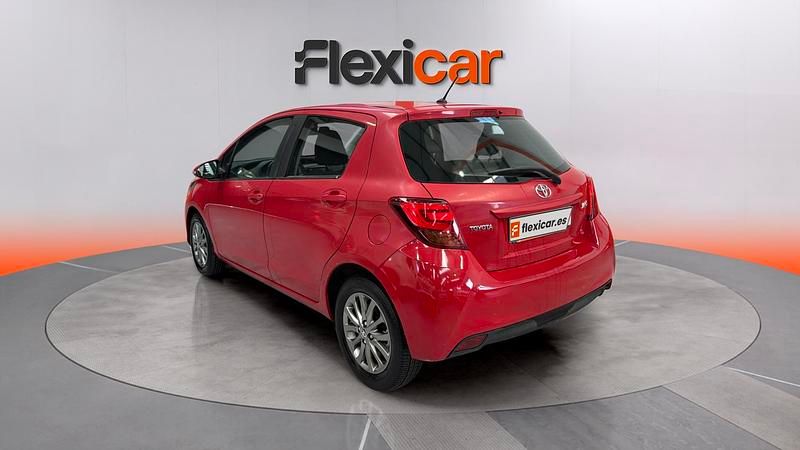 Usado Toyota Yaris Active 99 CV (72 kW) 2016 Negro Berlina