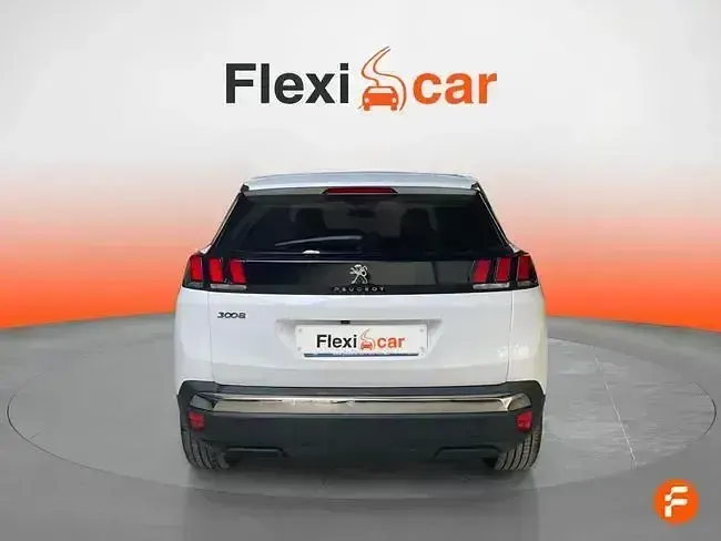 Usado Peugeot 3008 Allure 130 CV (95 kW) 2018 Blanco SUV