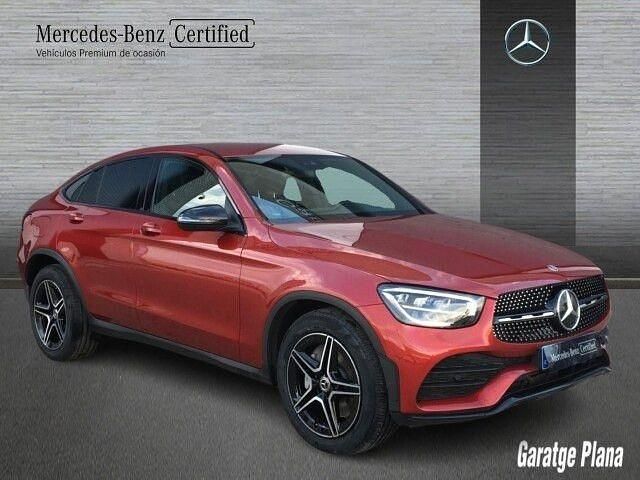 Usado Mercedes GLC200 AMG line 197 CV (144 kW) 2023 Rojo jacinto SUV