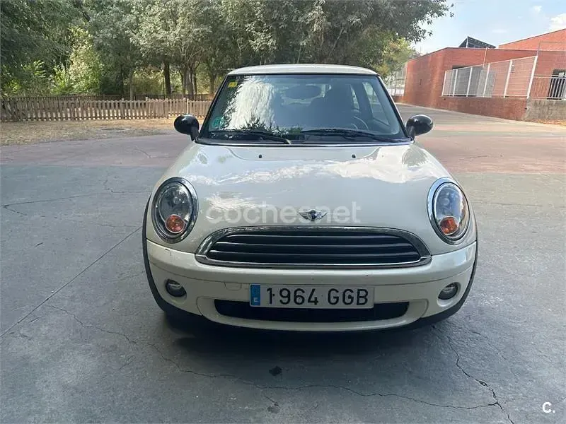 Usado Mini ONE 90 CV (66 kW) 2008 Beige Utilitario
