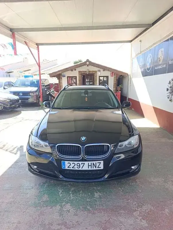 Usado BMW 318 143 CV (105 kW) 2009 Negro Berlina