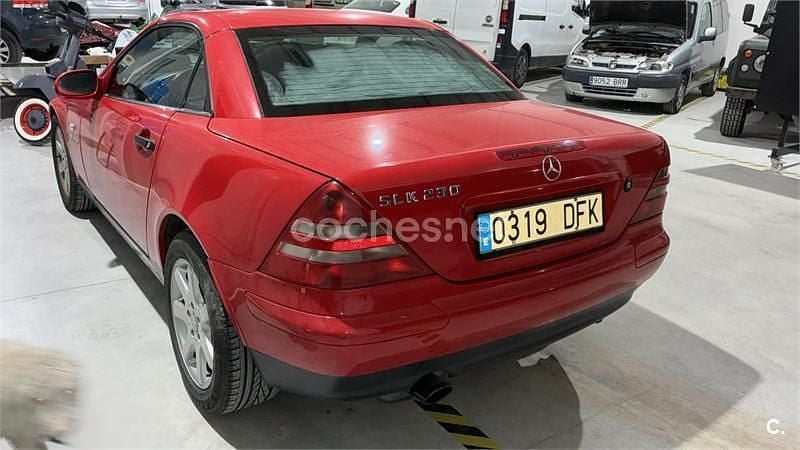 Usado Mercedes SLK230 193 CV (141 kW) 1998 Rojo Descapotable