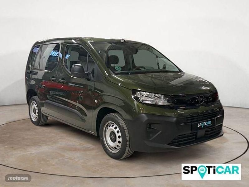Usado Opel Combo Edition 100 CV (73 kW) 2025 Verde Familiar