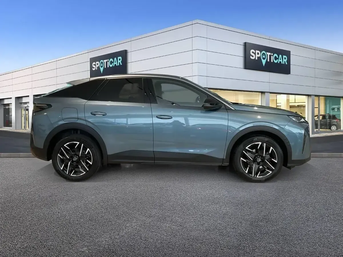 Usado Peugeot 3008 Allure 136 CV (100 kW) 2024 Azul SUV