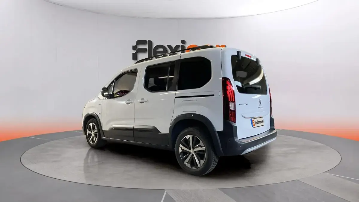 Usado Peugeot Rifter GTi 102 CV (75 kW) 2023 Blanco Monovolumen
