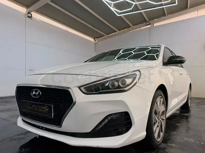 Usado Hyundai i30 GO! 116 CV (85 kW) 2019 Blanco Berlina