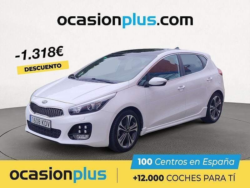 Blanco Usado 2017 Kia Ceed GT GT-Line Utilitario | 13.700 € (Precio justo) - Imagen 1/4