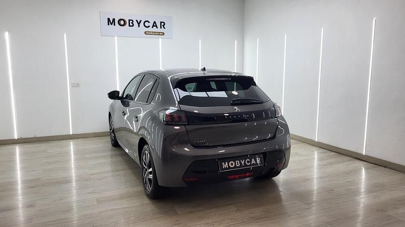 Usado Peugeot 208 Allure 102 CV (75 kW) 2023 Gris Utilitario
