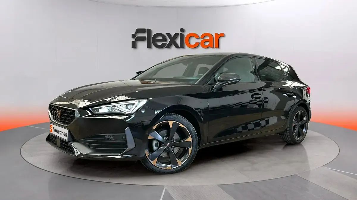 Usado Cupra Leon 150 CV (110 kW) 2023 Negro Berlina