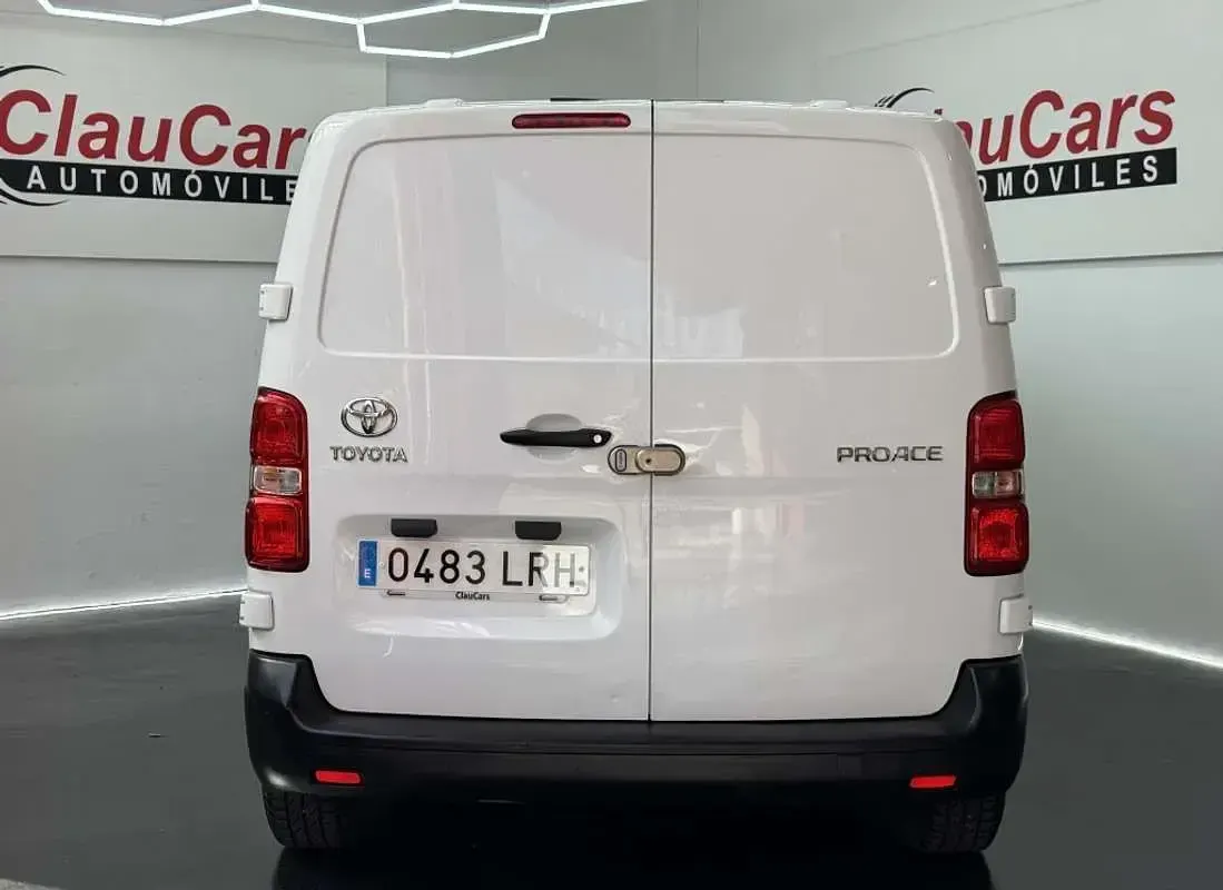Usado Toyota Proace 101 CV (74 kW) 2021 Blanco Monovolumen