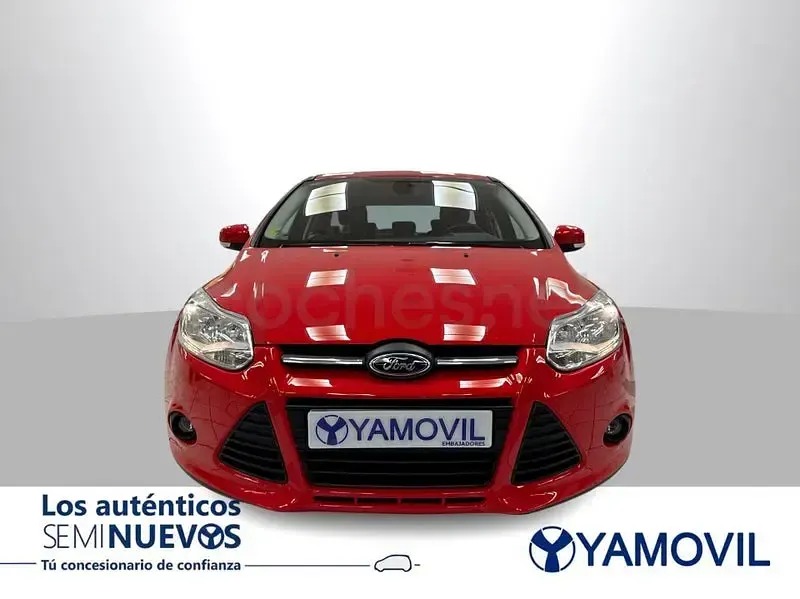 Begagnad Ford Focus Trend 95 HK (69 kW) 2014 Röd Halvkombi