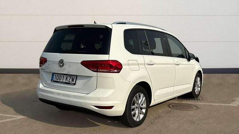 Usado VW Touran Advance 116 CV (85 kW) 2019 Blanco Monovolumen