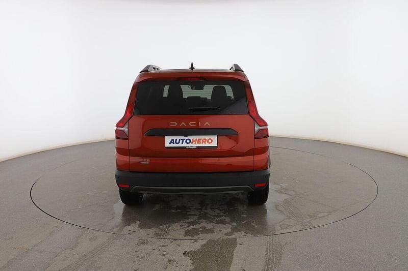 Usado Dacia Jogger Extreme 141 CV (103 kW) 2025 Rojo Monovolumen