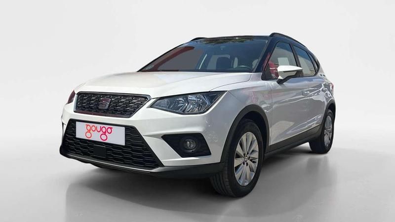 Usado Seat Arona Style 110 CV (80 kW) 2021 Gris SUV
