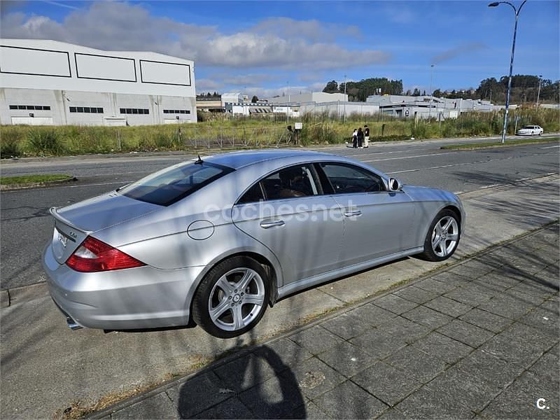 Usado Mercedes CLS320 224 CV (164 kW) 2006 Gris / plata Berlina