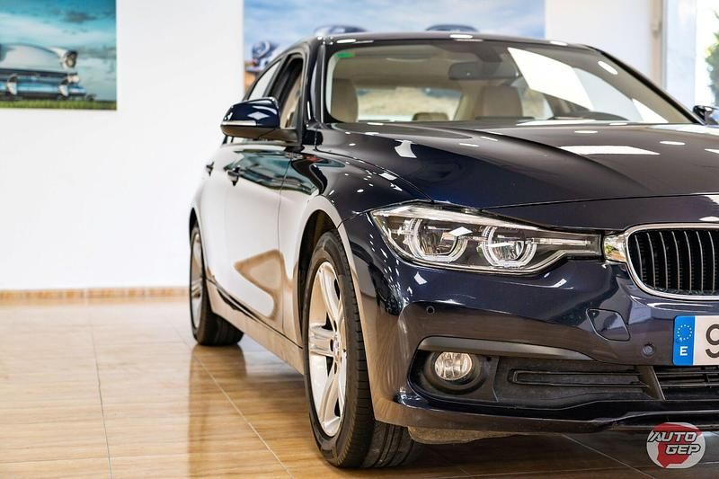 Usado BMW 318 Comfort Edition 150 CV (110 kW) 2017 Azul Berlina