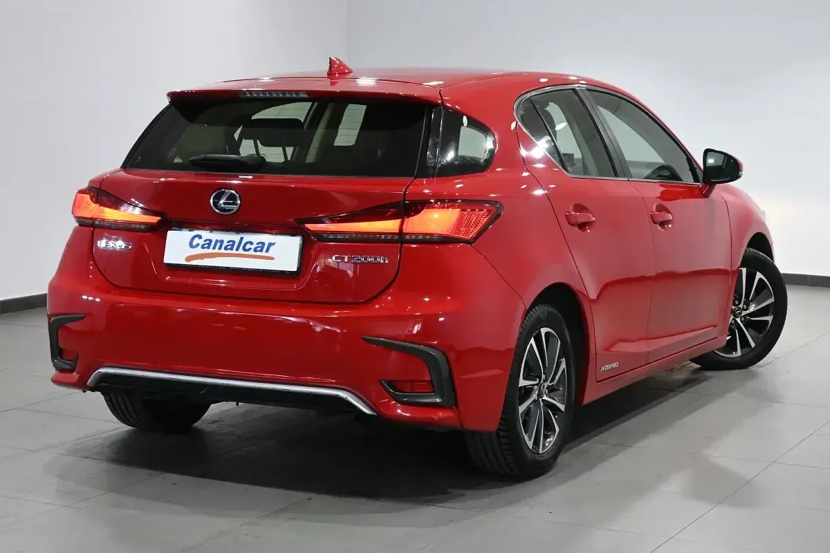 Usado Lexus CT200h Business Edition 136 CV (100 kW) 2018 Rojo