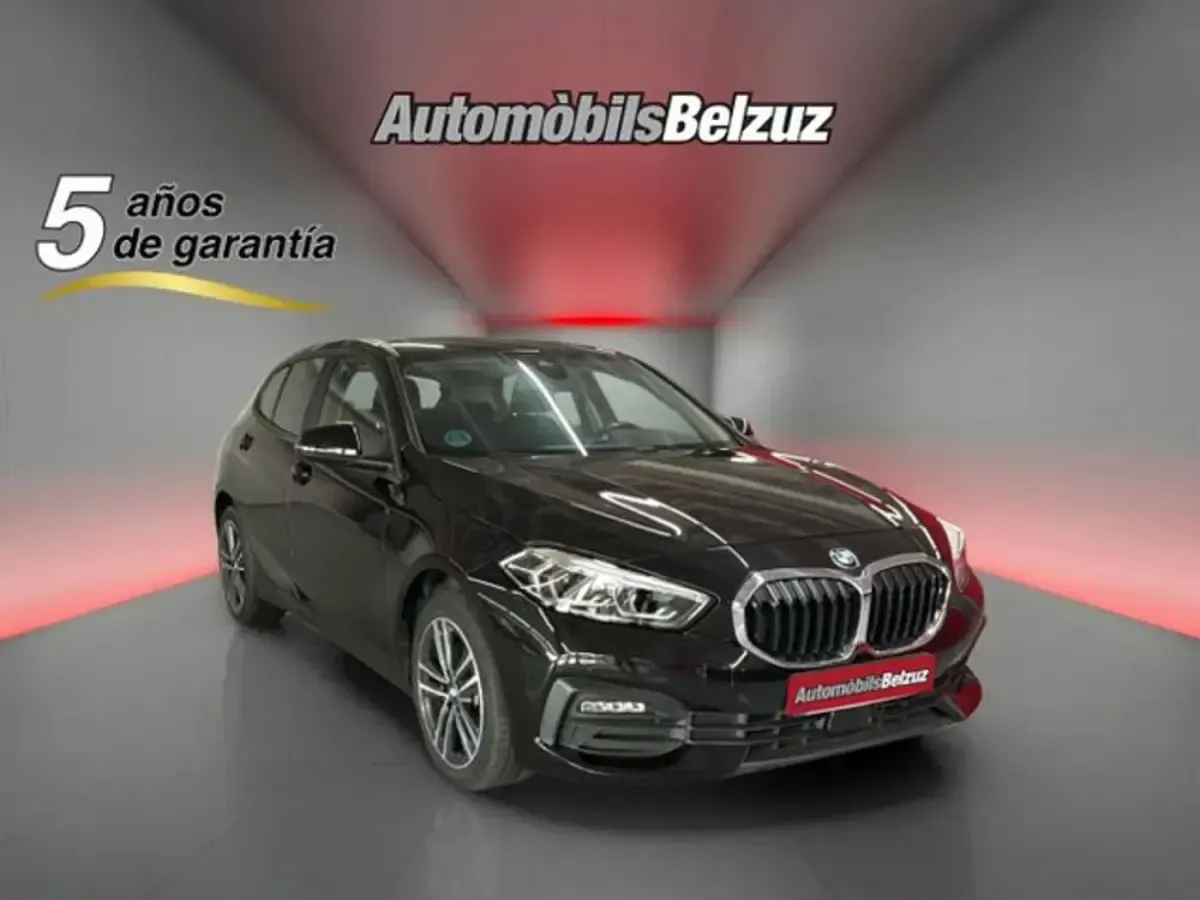 Usado BMW 118 Comfort Edition 136 CV (100 kW) 2024 Negro Utilitario