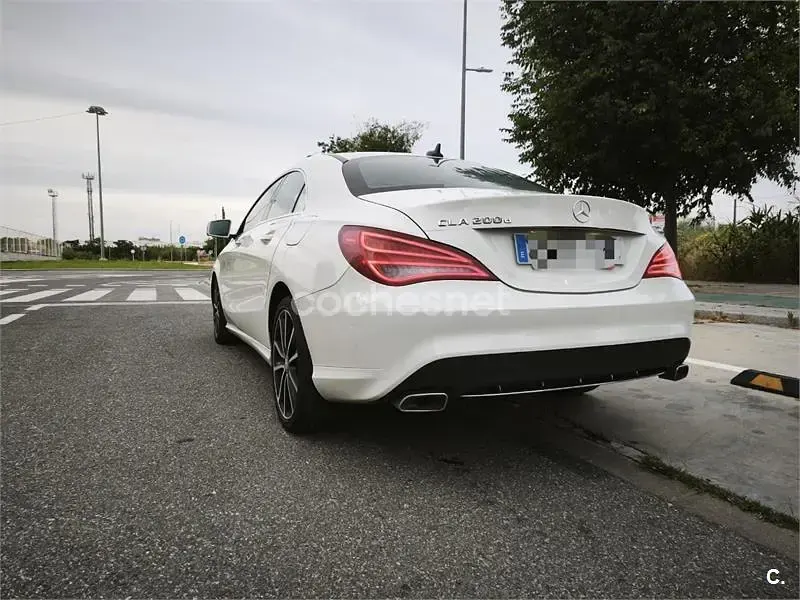Usado Mercedes CLA200 136 CV (100 kW) 2016 Blanco Berlina