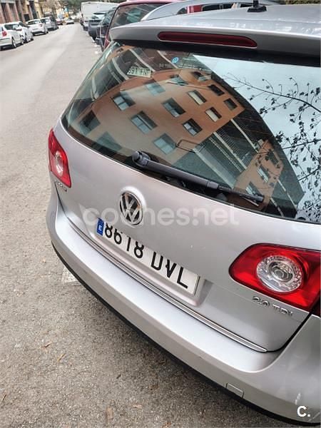 Usado VW Passat Advance 140 CV (102 kW) 2006 Gris / plata Familiar