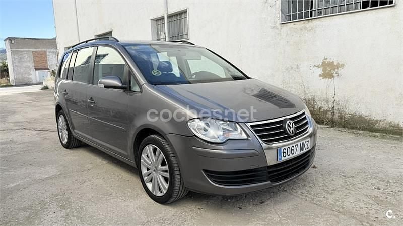 Gris / plata Usado 2009 VW Touran Monovolumen | 6500 € (Buen precio) - Imagen 1/4