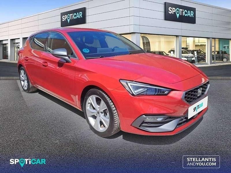 Usado Seat Leon FR 116 CV (85 kW) 2025 Gris Utilitario