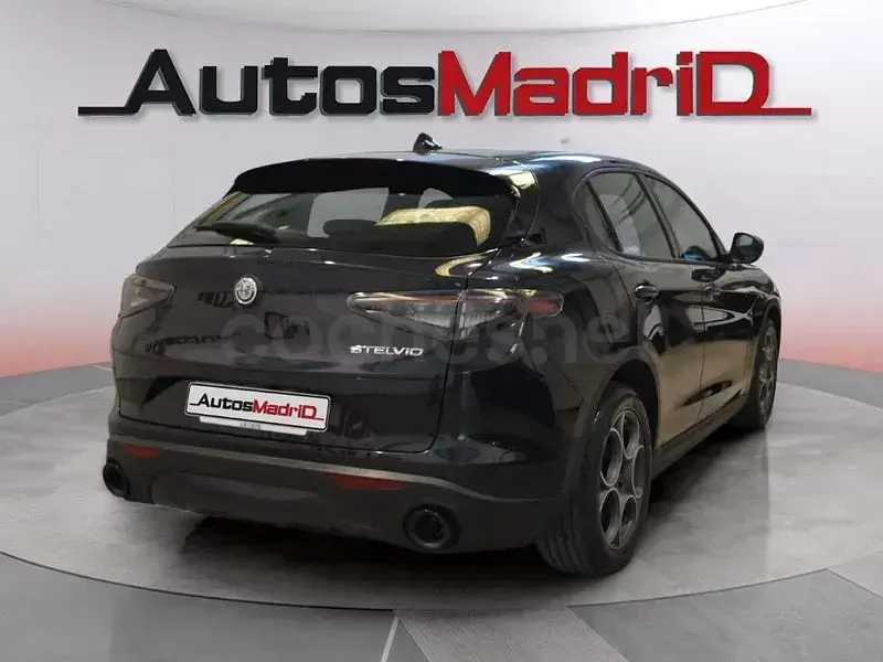 Usado Alfa Romeo Stelvio Sprint 160 CV (117 kW) 2023 Negro SUV