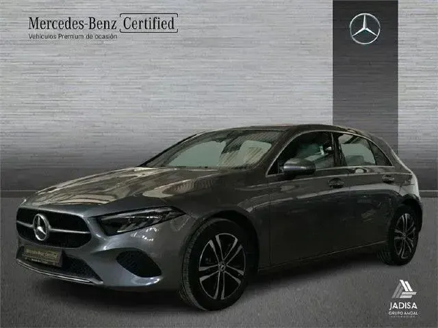 Usado Mercedes A250 218 CV (160 kW) 2025 Gris montaña