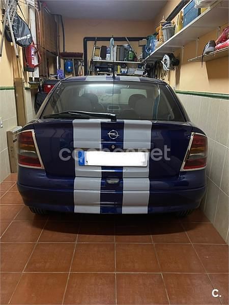 Usado Opel Astra Edition 80 CV (58 kW) 2003 Azul Berlina