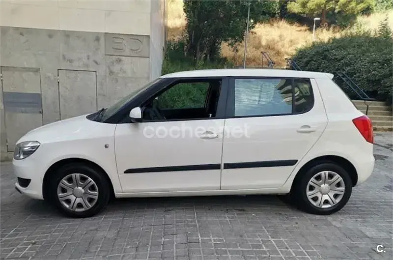 Usado Skoda Fabia 60 CV (44 kW) 2012 Blanco Berlina