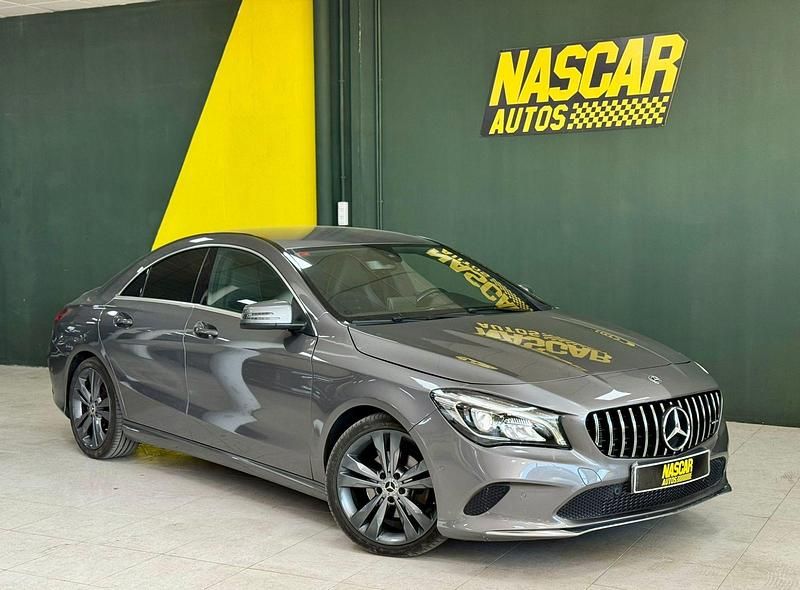 Gris / plata Usado 2019 Mercedes CLA200 Berlina | 22.500 € - Imagen 1/4