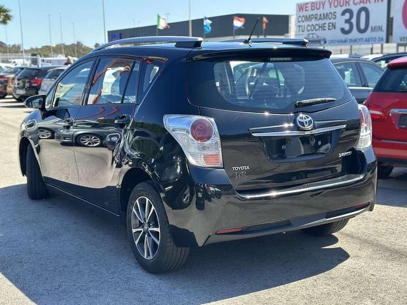 Usado Toyota Verso Comfort 111 CV (81 kW) 2015 Negro Monovolumen
